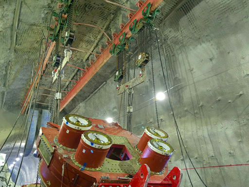 南京今明機械工程有限公司為中鐵山東李樓煤礦，定制4臺32t氣動葫蘆用于盾構(gòu)機組裝